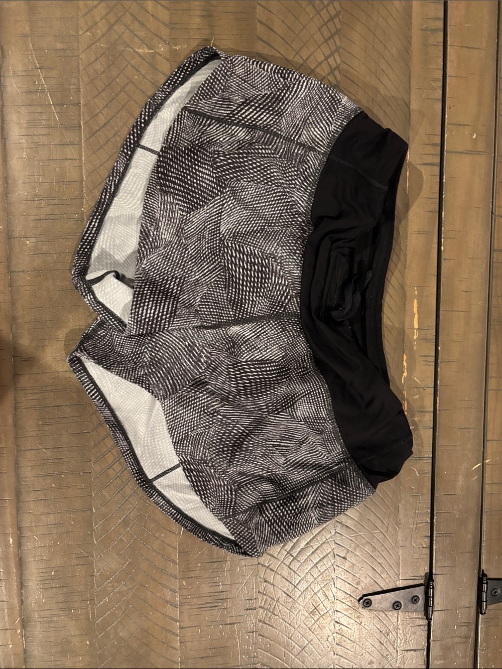 Size 6 lululemon shorts with liner